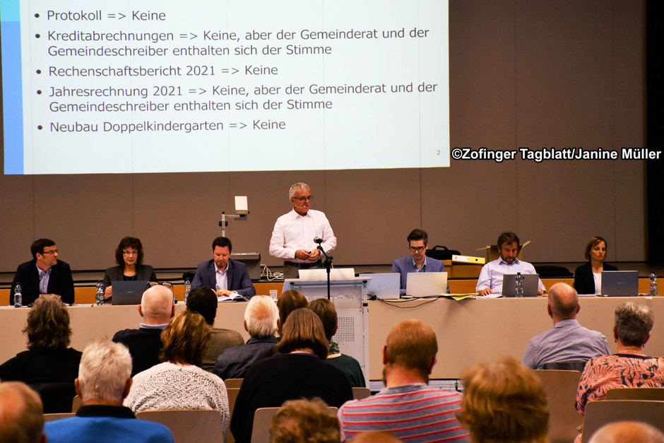 Gemeinderat Amtsperiode_2022-2025_Panoramabild1.jpg