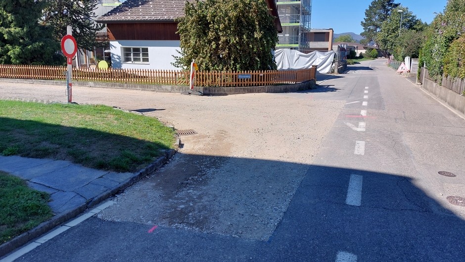 Sperrung Dahlienweg.jpg Sperrung Dahlienweg.jpg